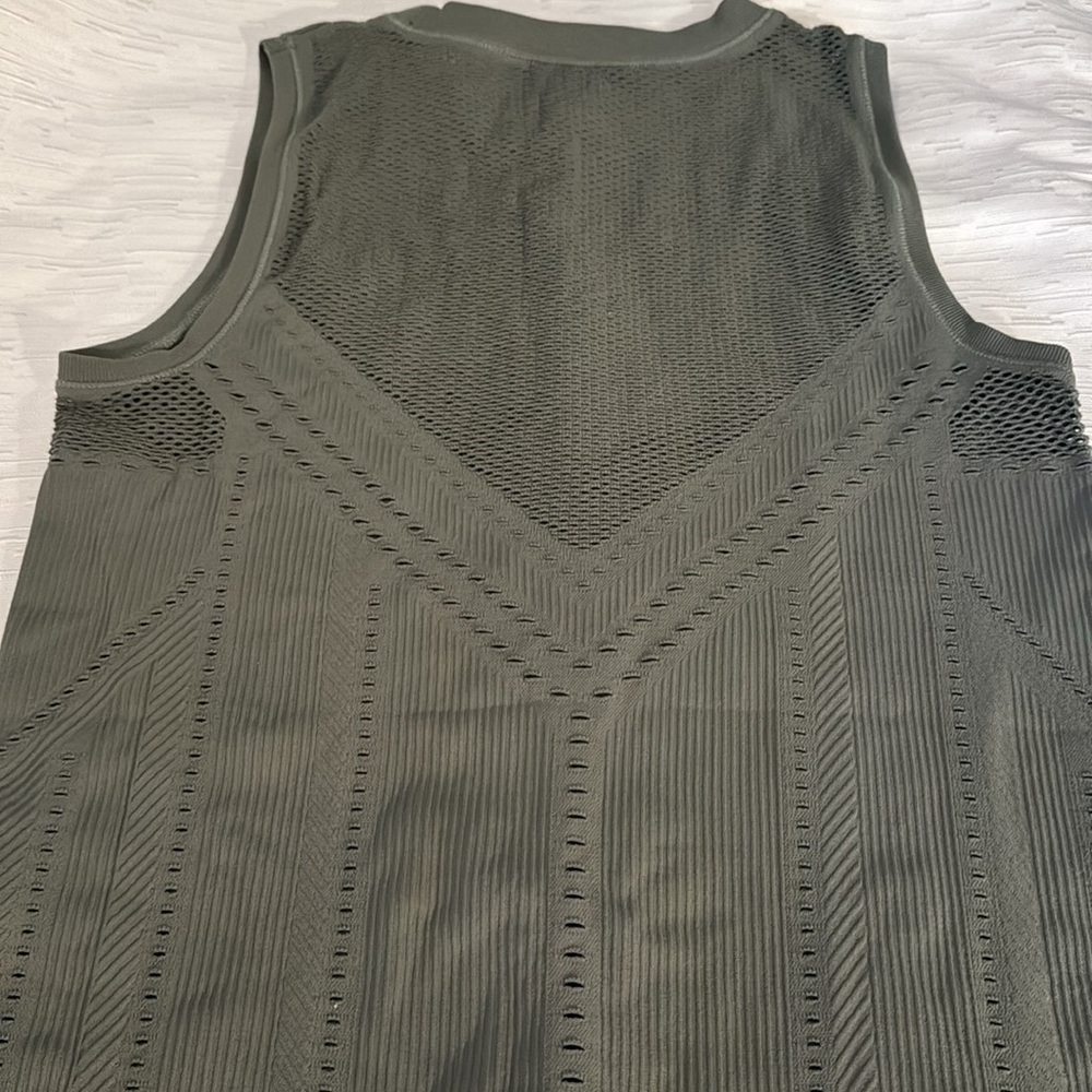 Athleta sz small tank. - Picture 4 of 5